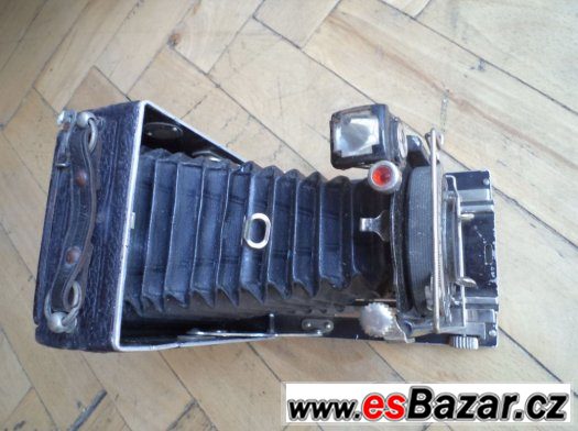 Starožitný fotoaparát IHAGEE Steenbergen & Co. Dresden
