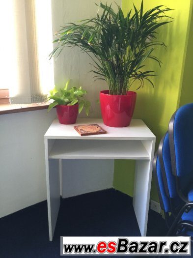 Prodám levně mini stolky / skříňky Prodám levně mini stolky / skříňky