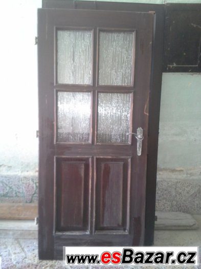 Dřevněné dveře