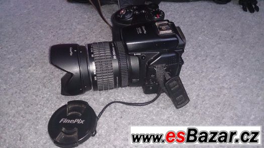 FinePix S9500