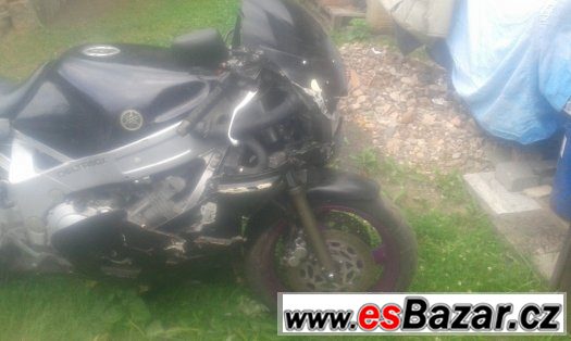 bouraná Yamaha FZR 600 (3HE)