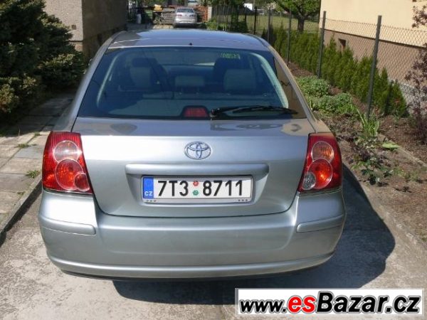 Prodám Toyotu Avensis liftback