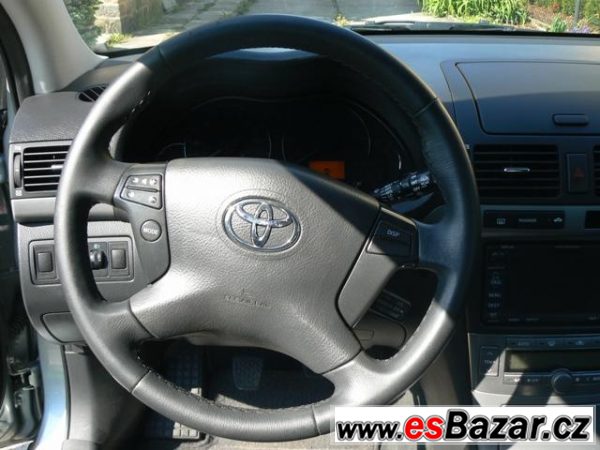 Prodám Toyotu Avensis liftback