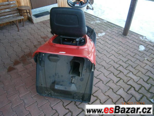 Pradáme zahradní traktor Reider XF Pradáme zahradní traktor Reider XF
