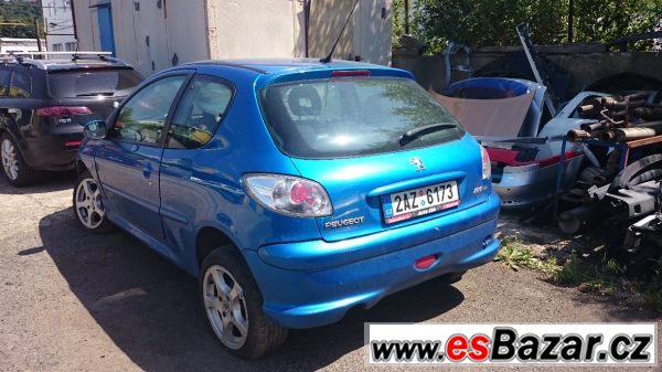 Peugeot 206 2.0i havarovaný