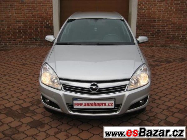 Opel Astra, Caravan 1.6i 16V, ČR, 1.MAJ., kombi,