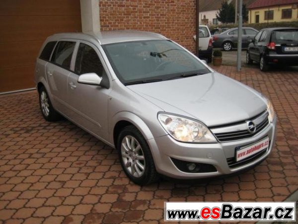 Opel Astra, Caravan 1.6i 16V, ČR, 1.MAJ., kombi,