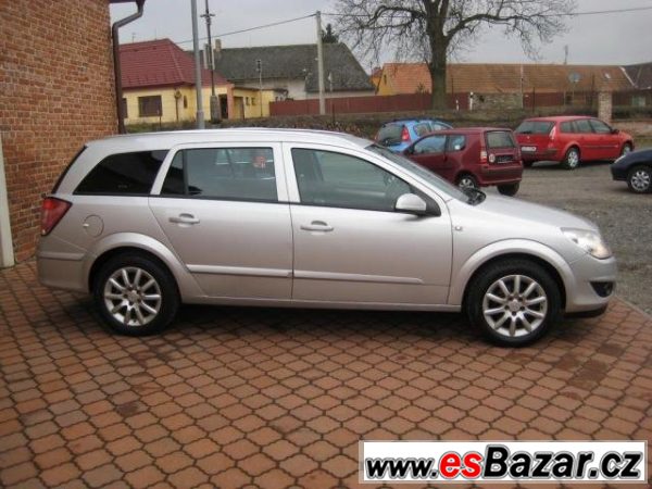 Opel Astra, Caravan 1.6i 16V, ČR, 1.MAJ., kombi,