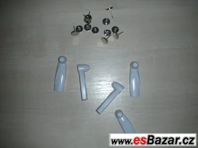 Plastové etikety k ochraně zboží