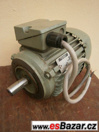 Přírubový elektromotor 0,75kw-930 ot.min.380V.