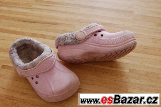 Cvičky a crocs vel. 26