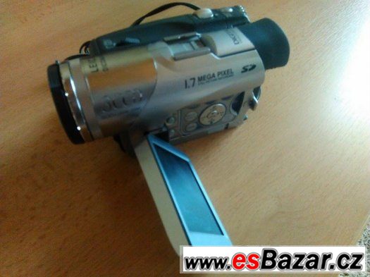 prodam-videokameru-panasonic-nv-gs120-3ccd