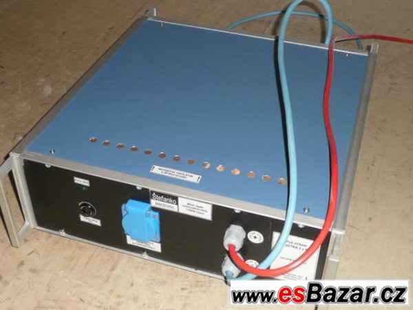 menic-napeti-12v-na-220v