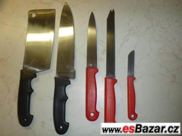 Kuchyňské nože a sekáček