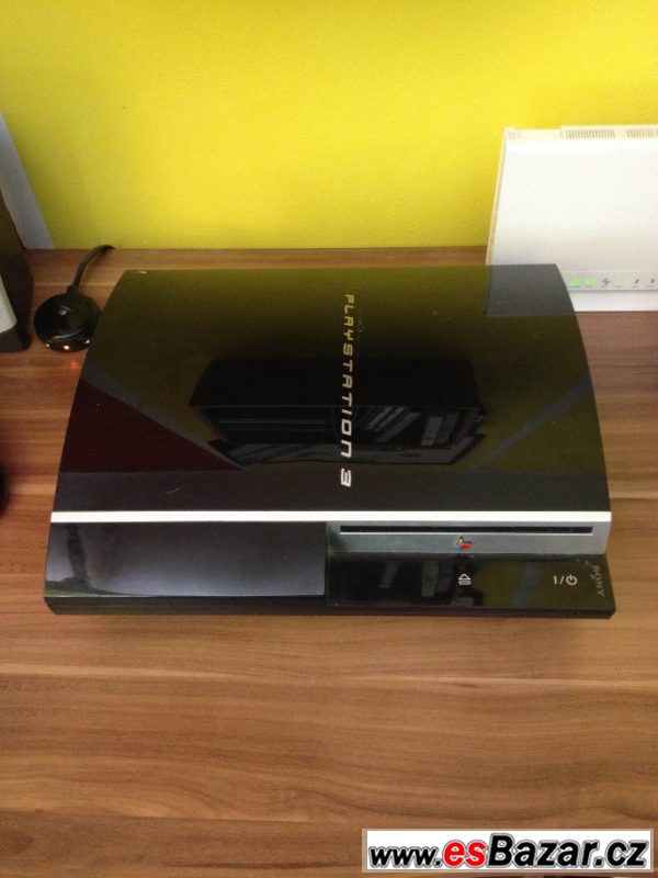 Playstation 3 115GB + 2x ovl. + hry