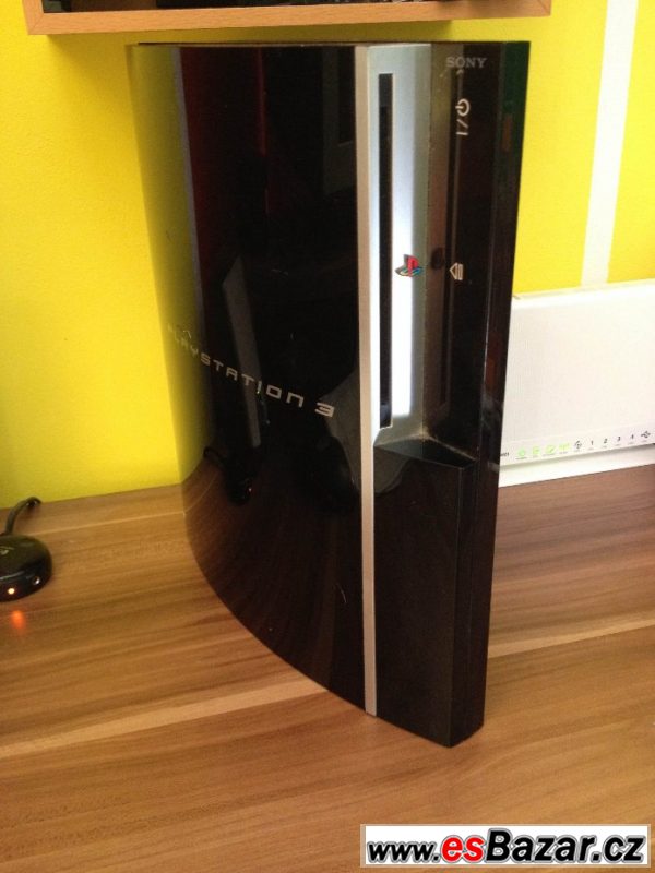 Playstation 3 115GB + 2x ovl. + hry