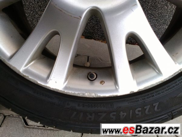  Pneumatiky Dunlop Sport Maxx 225/4