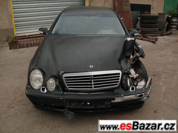 Mercedes 208 CLK