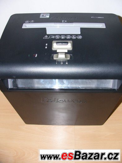 Skartovač FELLOWES P48 C - pěkný stav