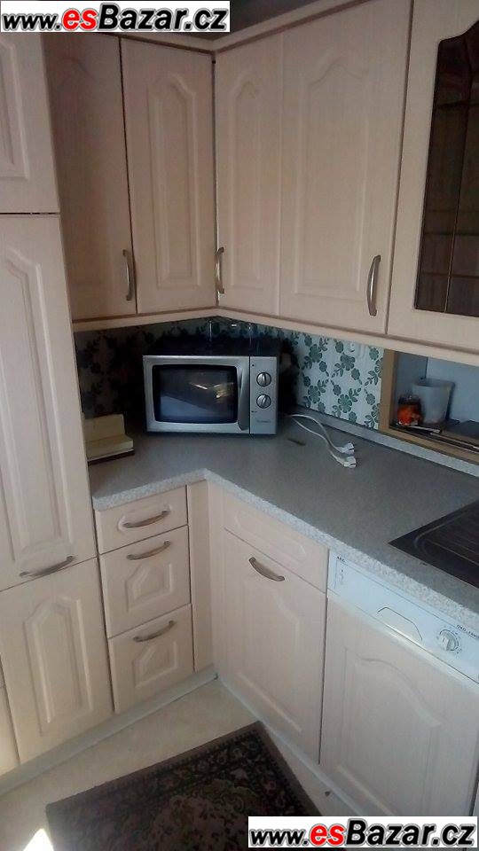 Prodám rohovou linku Prodám rohovou linku