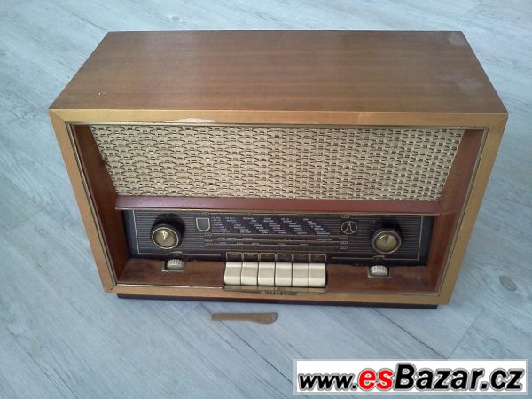 Historické rádio Tesla Rondo 522A