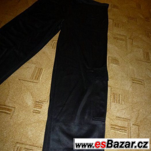 Kalhoty tepláky černé