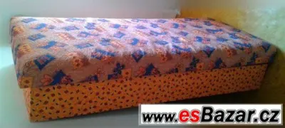 Celočalouněná postel s úložným prostorem