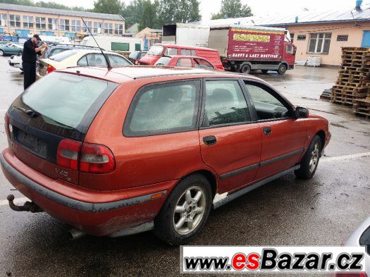 Volvo v40 1.8 r.v 2000 veškere nahradni dily