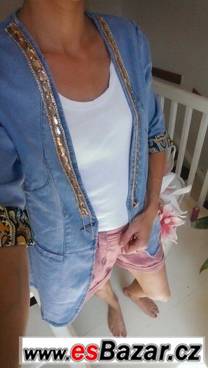Krásné džínové sako