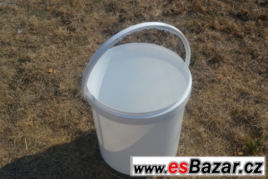 Plastový kbelík