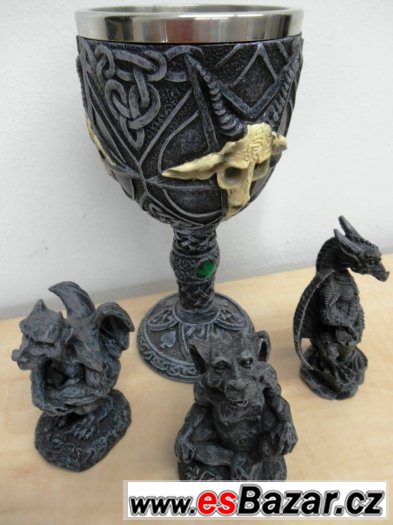 Magický pohár se soškami Magický pohár se soškami