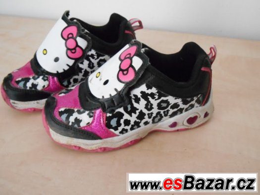 Dětské boty Hello Kitty blikající srdíčka VEL 26,5