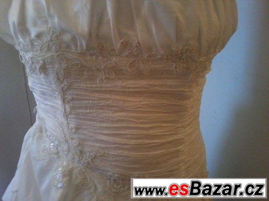 Svatební šaty pro těhulku či společenské šaty