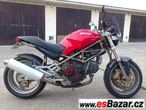 Ducati Monster 900