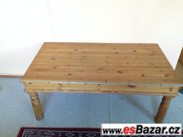 Dřevěný konferenční stůl z masivu
