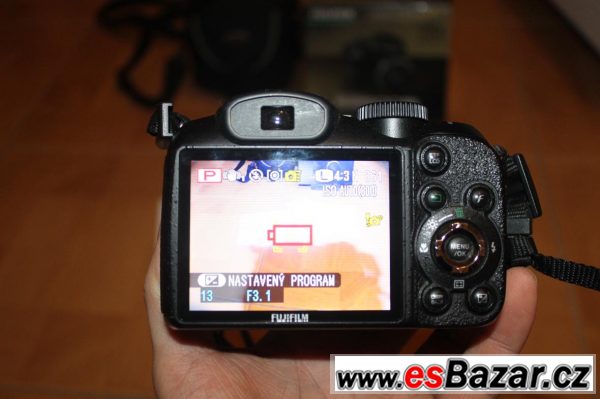 Fujifilm FinePix S2500HD