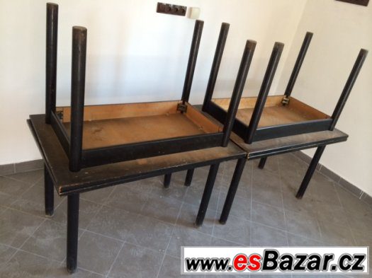 Dřevěné pevné stoly