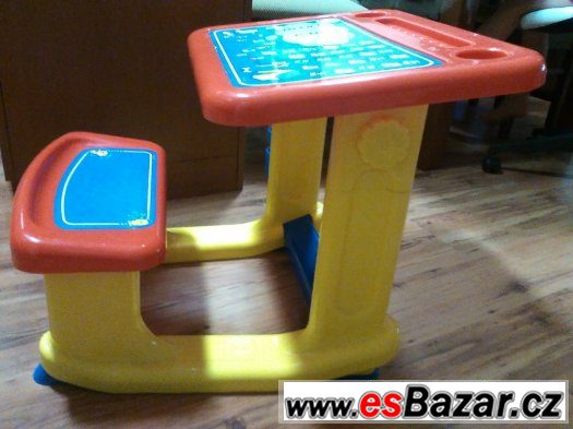 Dětský plastový stolek Sparkys