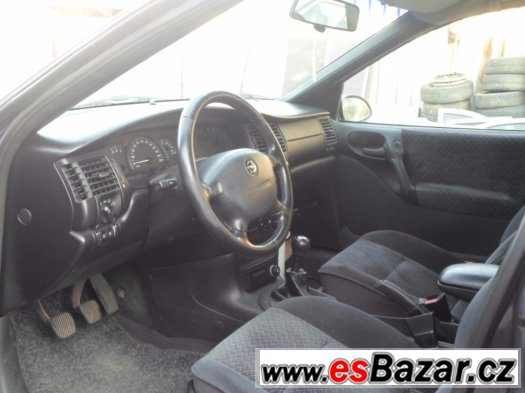 Opel Vectra B kombi 1.6 16v na nahradni dily plne pojizne