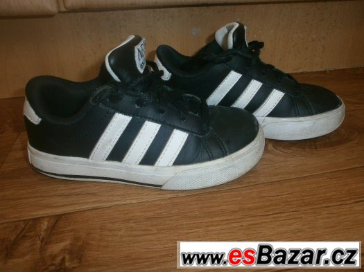 botičky Adidas vel.28- černobílé