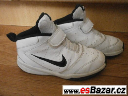 kotníčkové botičky NIKE vel.27,stélka 17cm