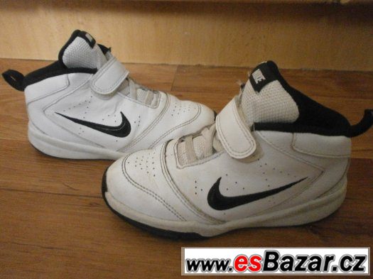 kotníčkové botičky NIKE vel.27,stélka 17cm