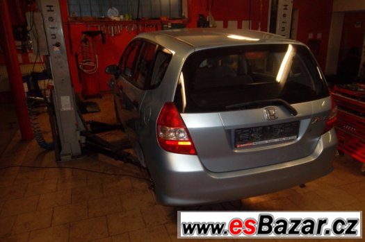 Náhradní díly Honda Jazz 2002-2006 z 6 aut Náhradní díly Honda Jazz 2002-2006 z 6 aut