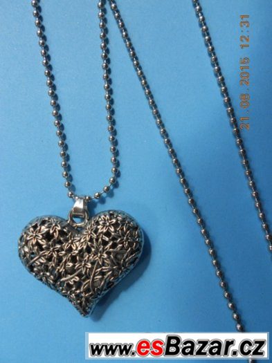 Nový stříbrný náhrdelník - tepané 3D srdce na kulič. řetízku