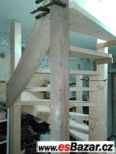 Prodám úplně nové nepoužité dřevěné točité schodiště