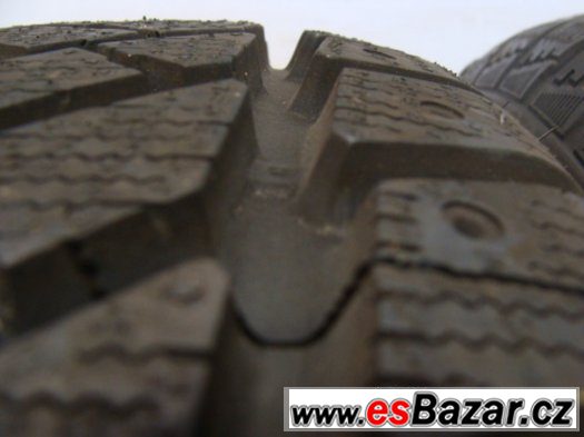 Nové zimní 205/65/16 107T Dunlop SP LT60 2ks
