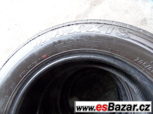 Prodám pneu 205/60R15