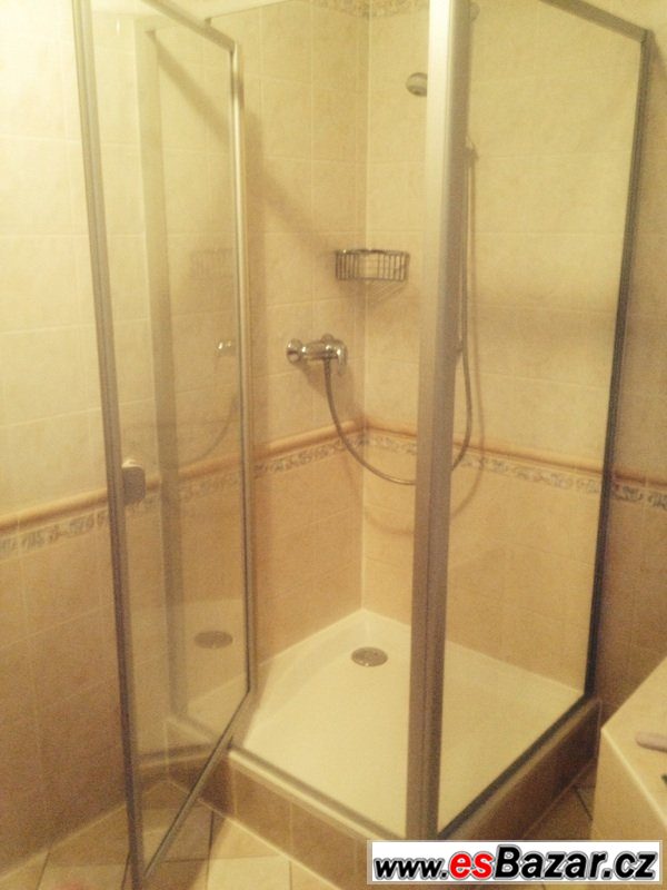 Zachovalý sprchový kout 90 x 90 cm