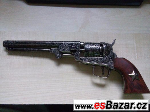 Krásná replika revolveru - nová :-)
