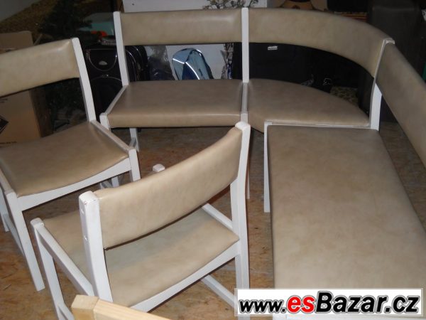 Rohová kuch. lavice +2 židle